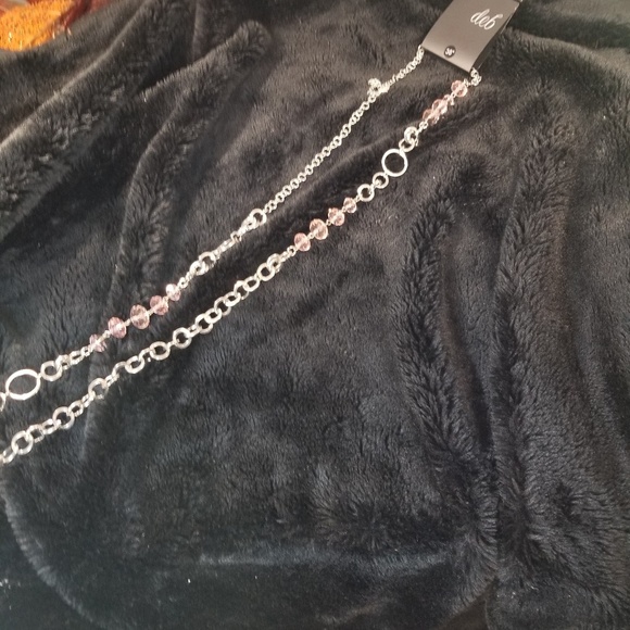 Silver colored chain with light pink beads - Picture 2 of 3